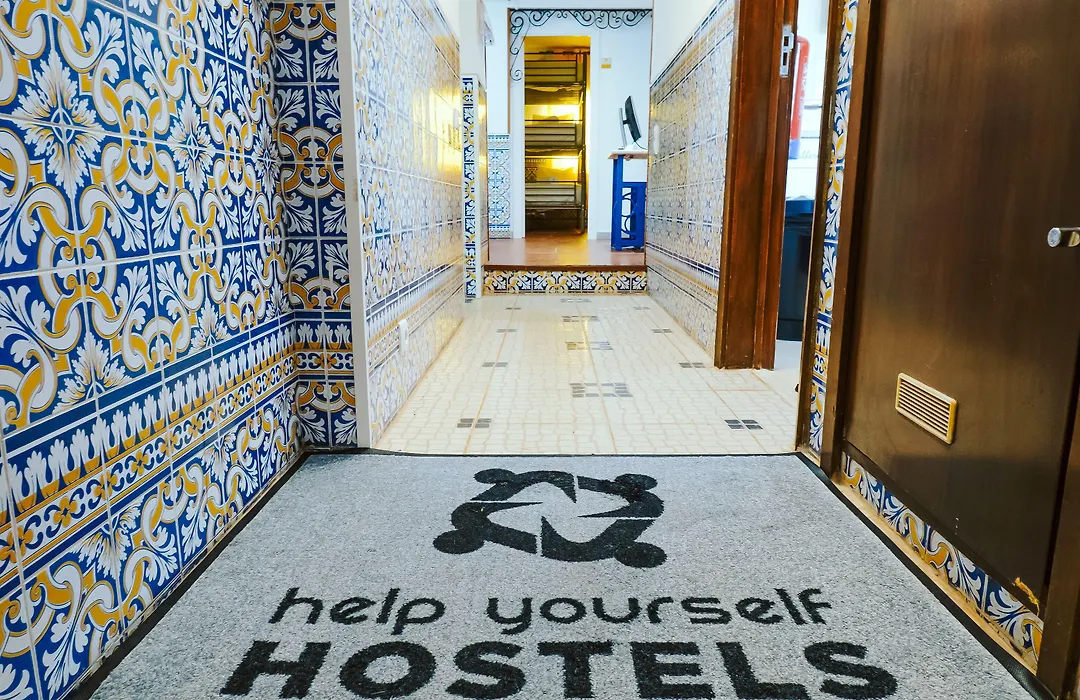 Help Yourself Hostels - Restelo-1