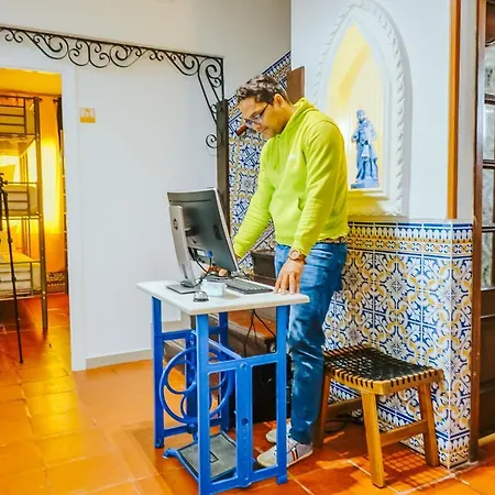 Help Yourself Hostels - Restelo-3