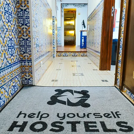 Help Yourself Hostels - Restelo-2